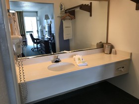 Carmel Inn & Suites