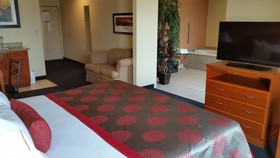 Days Inn & Suites by Wyndham Thibodaux