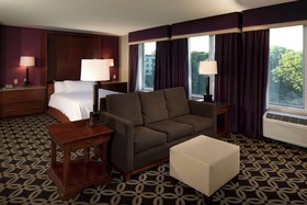 Hilton Garden Inn Auburn Riverwatch