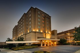 Hollywood Casino Hotel & Raceway