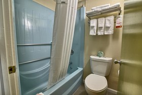 Super 8 by Wyndham Bangor