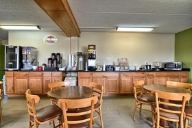 Super 8 by Wyndham Bangor