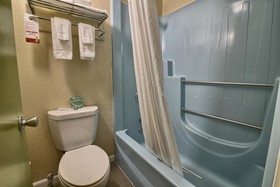 Super 8 by Wyndham Bangor