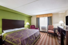 Super 8 by Wyndham Bangor