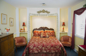 Anne’s White Columns Inn