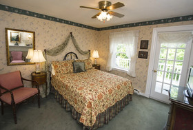 Anne’s White Columns Inn