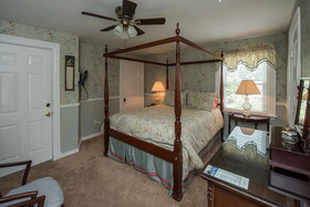 Anne’s White Columns Inn