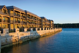 Harborside Hotel, Spa & Marina