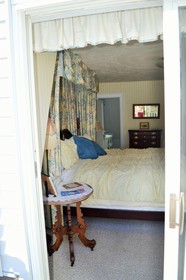 Heathwood Inn & Suites