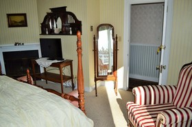 Heathwood Inn & Suites