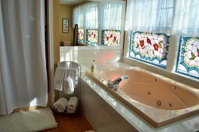 Heathwood Inn & Suites
