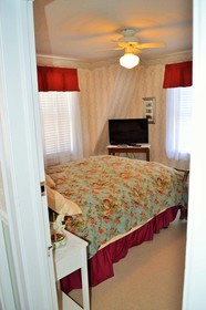 Heathwood Inn & Suites