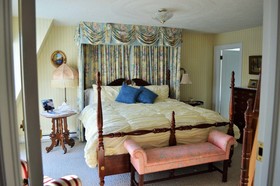 Heathwood Inn & Suites