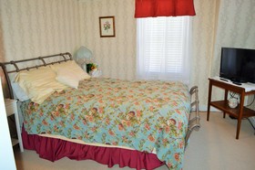 Heathwood Inn & Suites