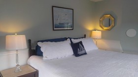Harbor House Inn