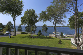 Spruce Point Inn Resort & Spa