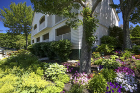 Spruce Point Inn Resort & Spa