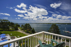 Spruce Point Inn Resort & Spa