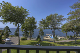 Spruce Point Inn Resort & Spa