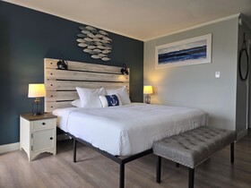 Sunset Beach on Linekin Bay