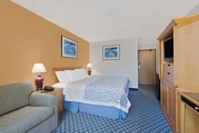 Days Inn by Wyndham Brunswick Bath Area