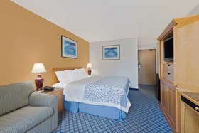 Days Inn by Wyndham Brunswick Bath Area