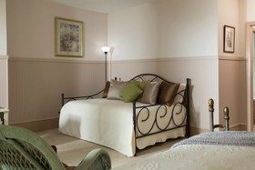 Hawthorn Inn