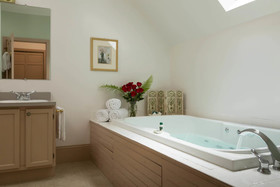 Hawthorn Inn