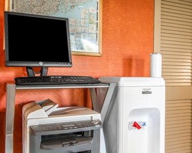 Econo Lodge Freeport