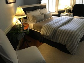 PineCrest Inn