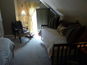 PineCrest Inn