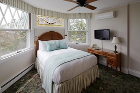 Cape Arundel Inn & Resort