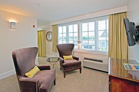 The Boathouse Waterfront Hotel and Restaurant