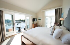 The Boathouse Waterfront Hotel and Restaurant