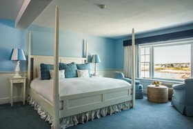 The Breakwater Inn & Spa