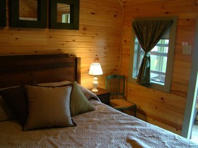 Bay Leaf Cottages & Bistro