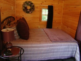 Bay Leaf Cottages & Bistro