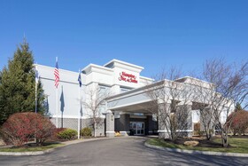 Hampton Inn & Suites