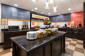 Hampton Inn & Suites