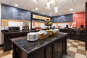 Hampton Inn & Suites