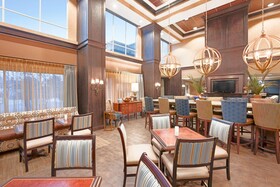 Hampton Inn & Suites