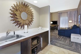 Hampton Inn & Suites