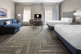 Hampton Inn & Suites