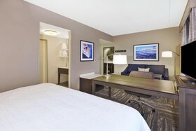 Hampton Inn & Suites