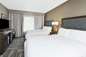 Hampton Inn & Suites