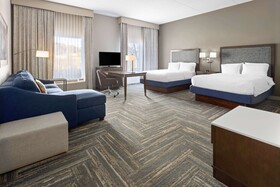 Hampton Inn & Suites