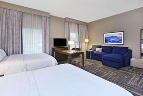 Hampton Inn & Suites