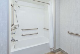 Hampton Inn & Suites