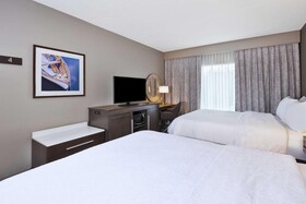 Hampton Inn & Suites