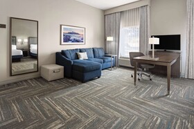 Hampton Inn & Suites